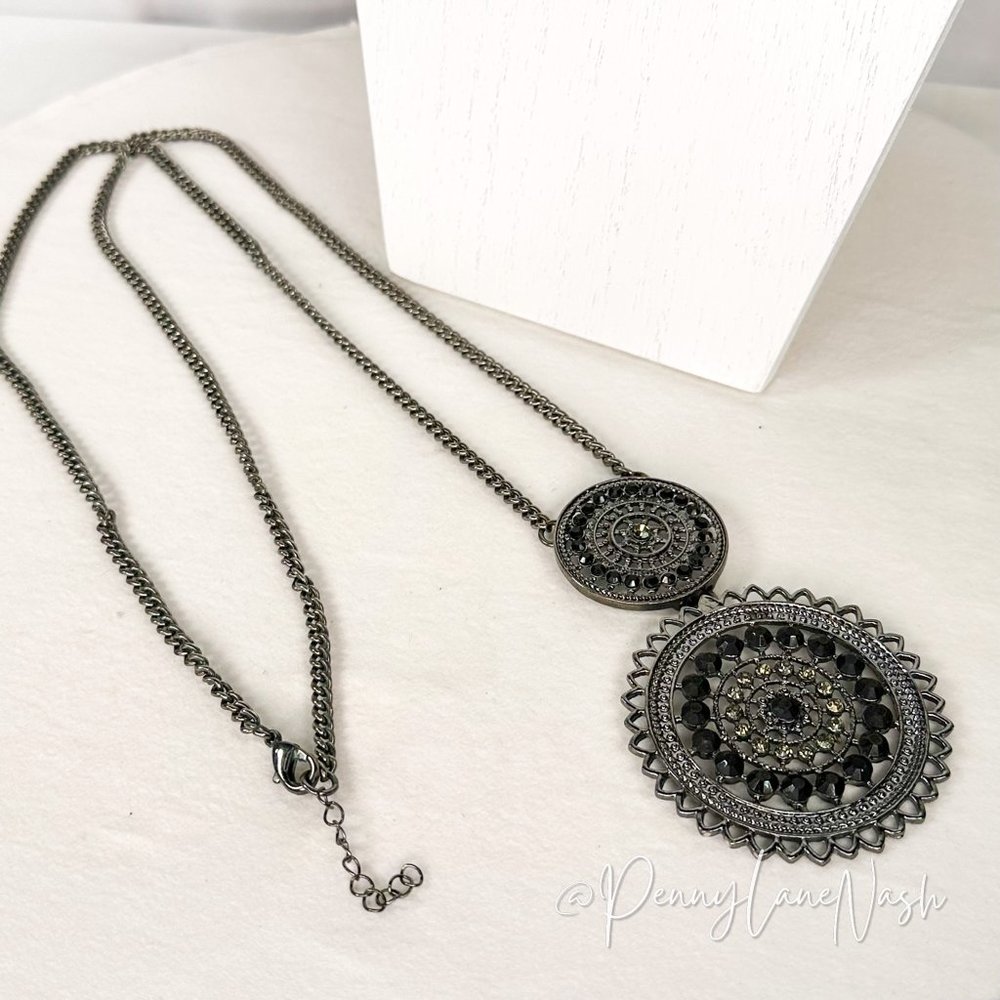Vintage 2 Circle Etched w/ Black Beads Pendant Silver Necklace - Picture 6 of 8